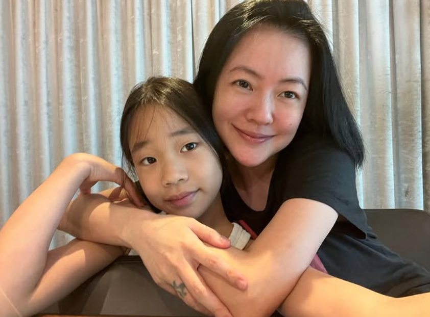 許老三提前送花慶母親節　小S認驚恐交加：她是誰？